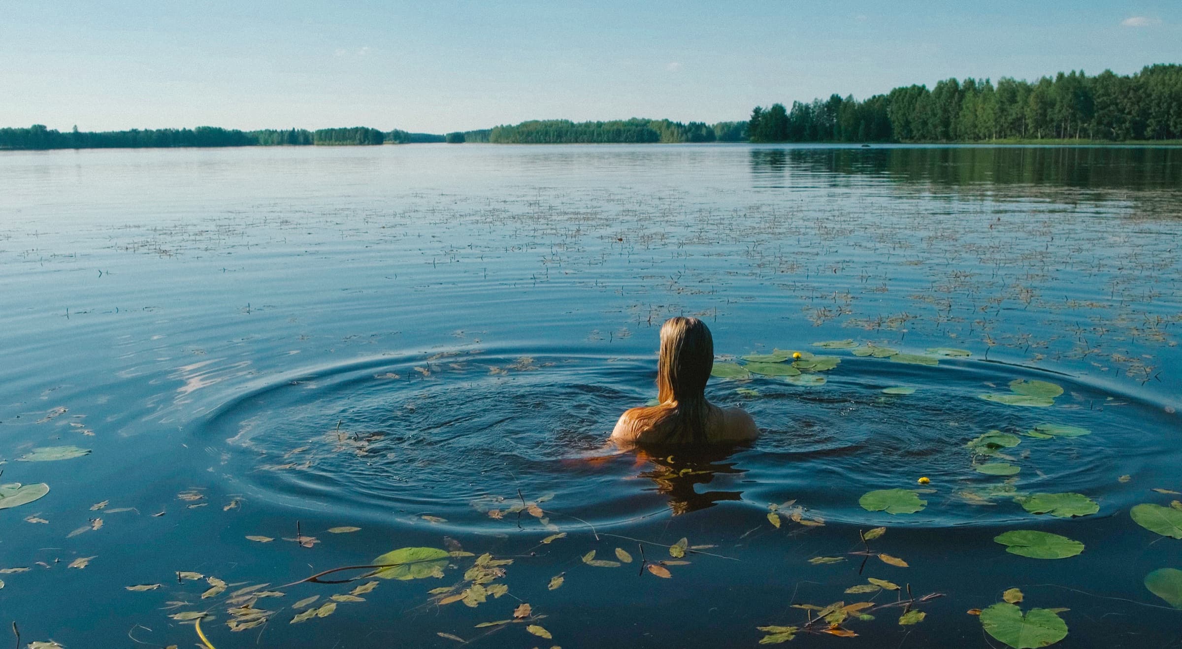 Forest Spa Finland — Nordic lake water ritual, slow living lifestyle