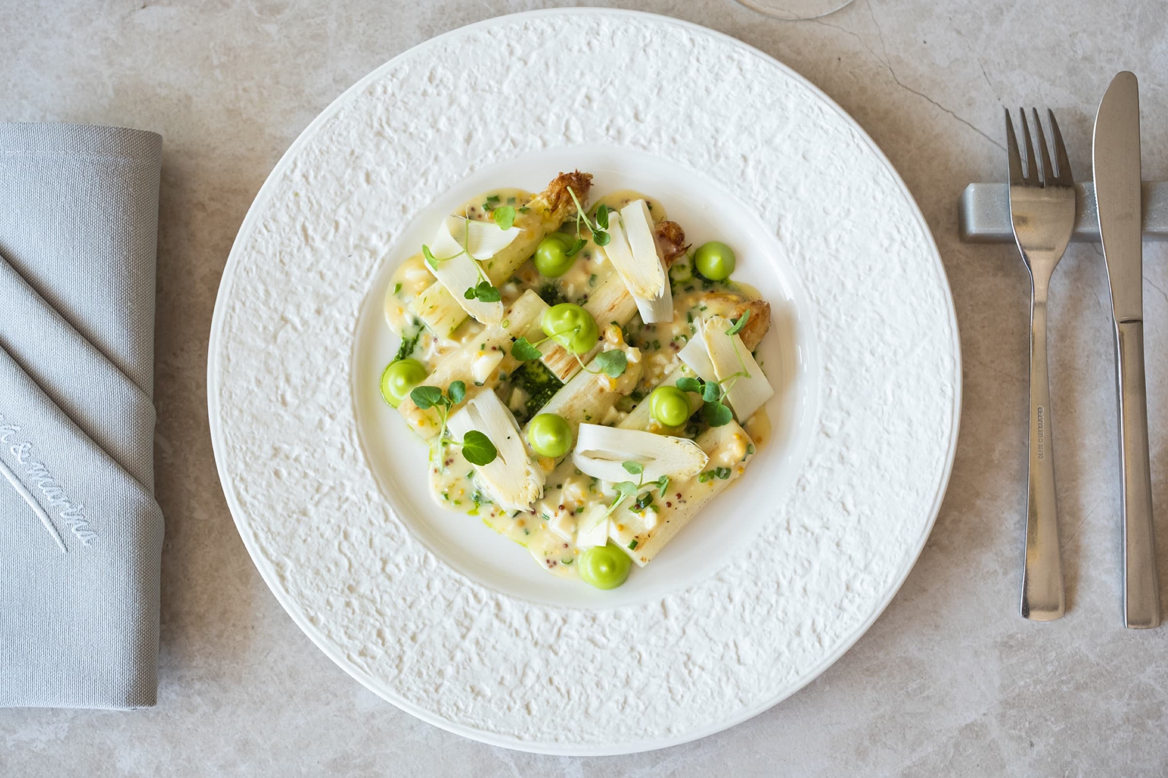 Przystań & Marina — white asparagus with peas and beurre blanc, seasonal menu